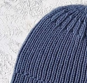 Мужская шапка спицами