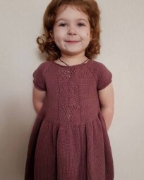 Вязаное детское платье спицами: тепло, комфорт и красота своими руками