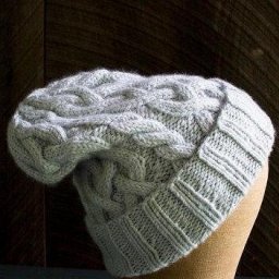 Стильная шапочка с объёмными косами