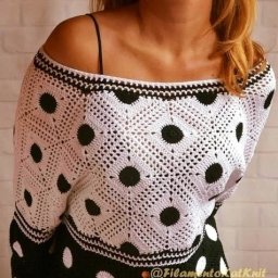 Оригинальная кофта из мотивов