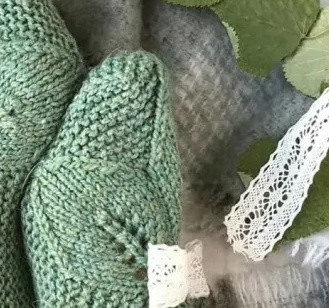 Следки с листочками на 2х спицах Следки с листочками на 2х спицах