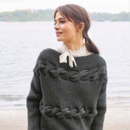 Пуловер с широкими косами