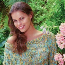 Разноцветный джемпер с широким воротником спицами