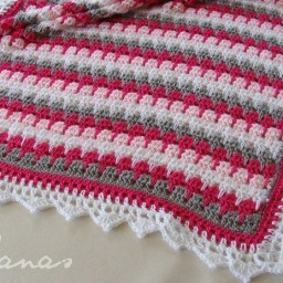 ​Яркий полосатый плед крючком