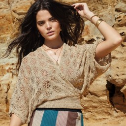 Короткий пуловер с завязывающимся поясом