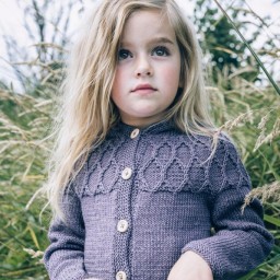 Кофточка с капюшоном для девочки