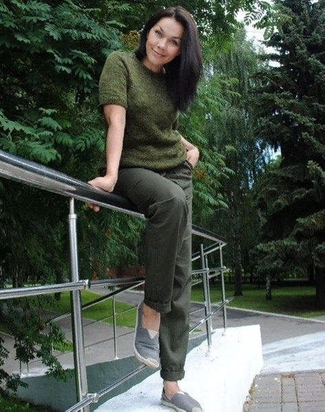 Женская футболка спицами