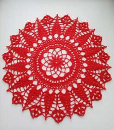 Яркая ажурная салфетка крючком