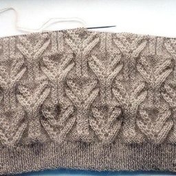 Красивый узор спицами