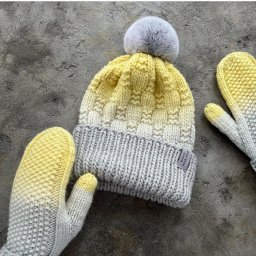 Шапка спицами простым узором