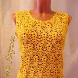 Яркий топ крючком