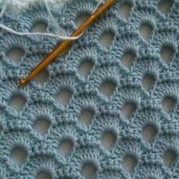Простой узор крючком, можно связать палантин