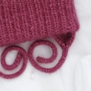 Описание шапочки спицами