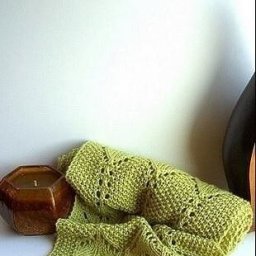 Необычный узор спицами