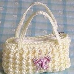 Очаровательная сумочка, связанная крючком