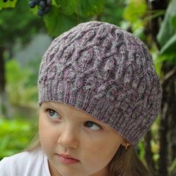 Вяжем стильный детский берет