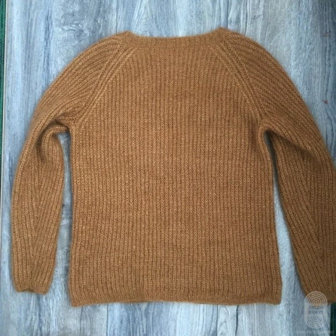 Шикарный свитер спицами