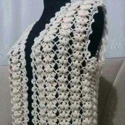 Жилет объемным узором, вяжем крючком