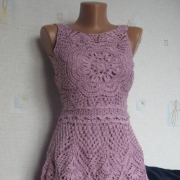 Изысканное сиреневое платье крючком, идея для лета