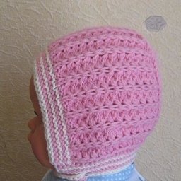 Нежный чепчик спицами
