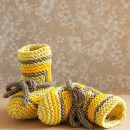 Нежные пинетки спицами