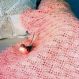 Нежный розовый пледик