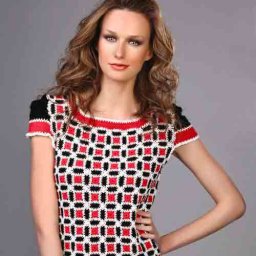 Стильное трехцветное платье