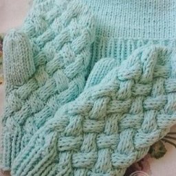 Вяжем варежки спицами