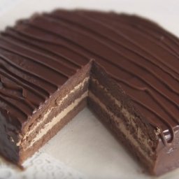 У нас сегодня сразу 7 именинниц!