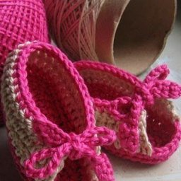 Вяжем пинетки-сандалии