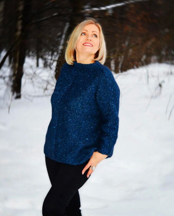 Синий джемпер спицами