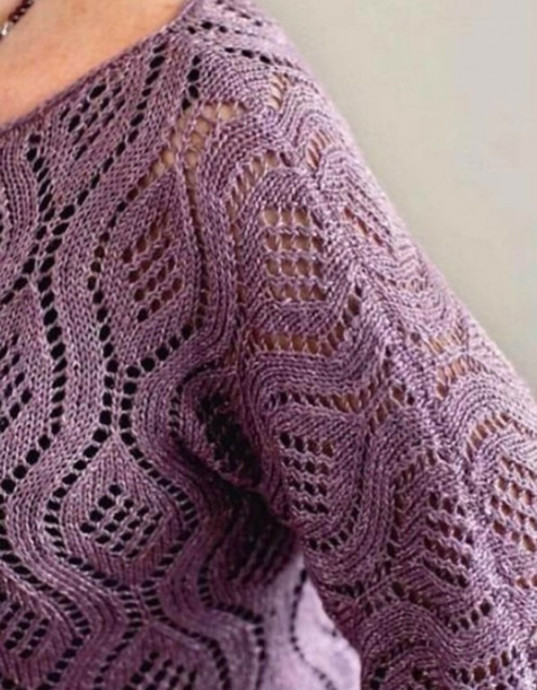 Короткий пуловер с вертикальным ажурным узором (большие размеры)