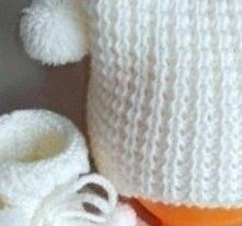 Детская шапочка спицами &laquo;Снежок&raquo;