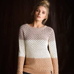 Трехцветный пуловер простым узором