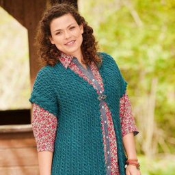 Жилет с узором из кос, вяжем спицами