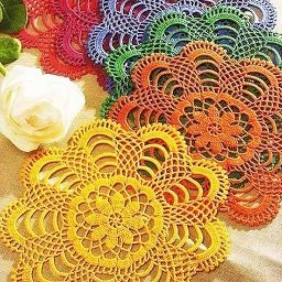 Разноцветные салфетки крючком