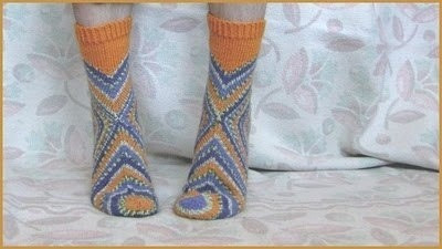 Носочки, связанные, начиная с пятки