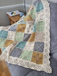 Плед из отдельных мотивов квадратной формы