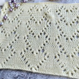 Узор с ажурными "сердечками"