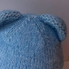 Как связать ушки на детскую шапочку