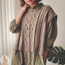 Бeзрукaвкa c кeльтcкими кocaми Myrа Vеst