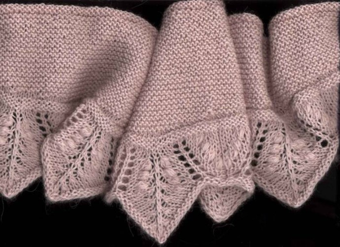 Интересная идея для вязаного шарфика