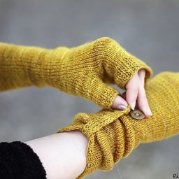 Стильные митенки спицами