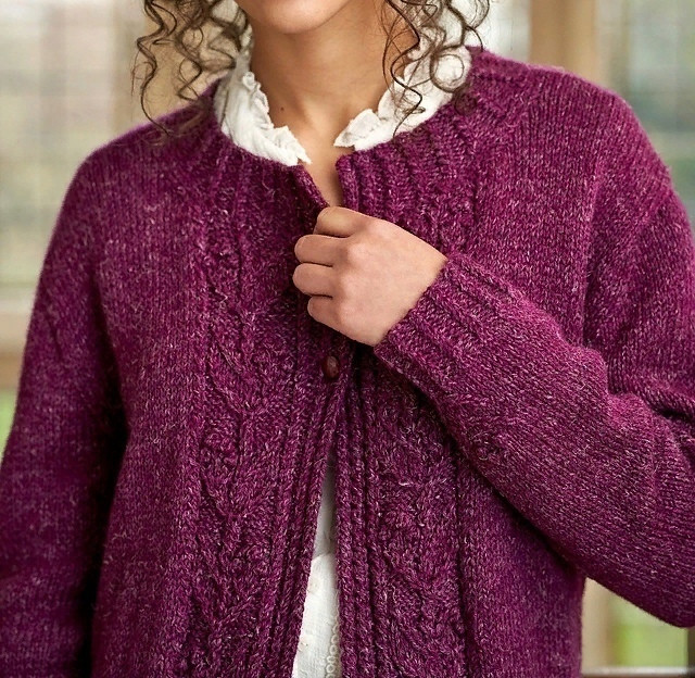 Эффектный жакет спицами