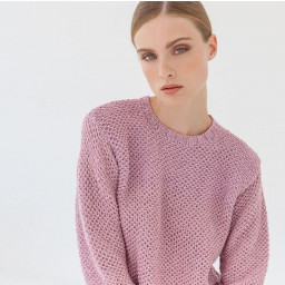 Изысканный розовый джемпер спицами