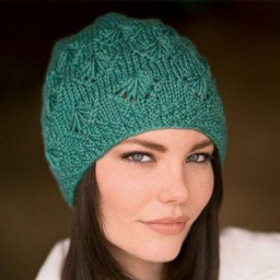 ​Шапка спицами "Нефритовое совершенство"