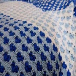 Интересный узор в виде сердечек, вяжем крючком