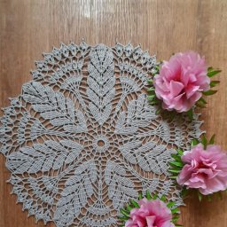 Нежная салфетка крючком