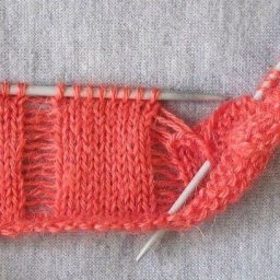 Вяжем красивый объемный цветок