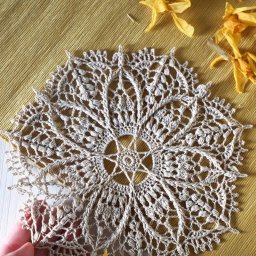 Красивая объемная салфетка крючком